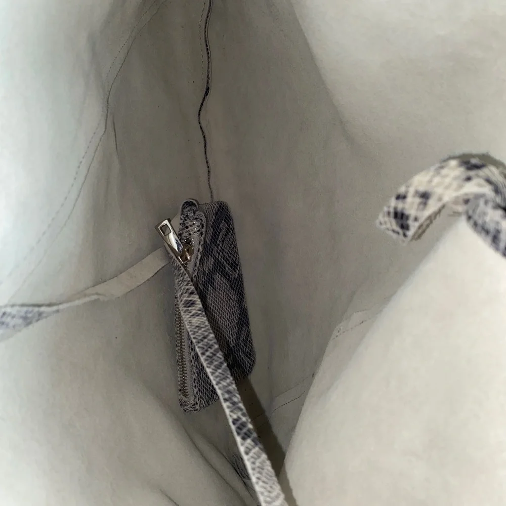 Persaman New York Gray Snakeskin Handbag - Picture 6 of 7
